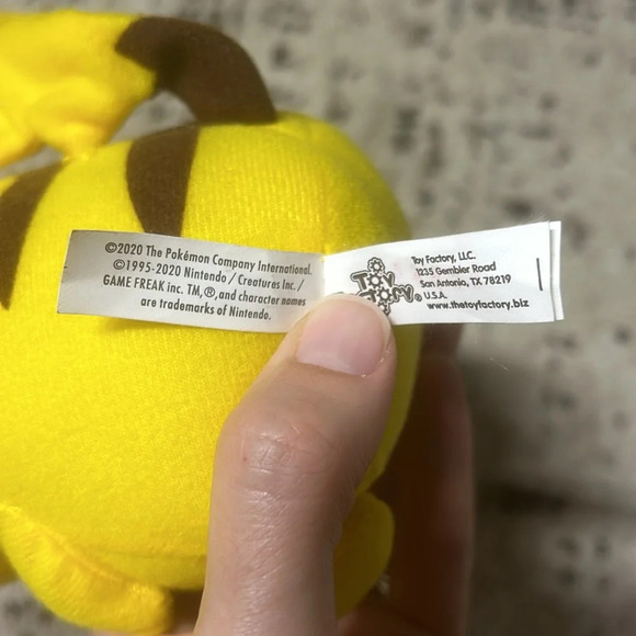 Pokémon pikachu plushie stuffed animal 2020 toy factory - Picture 7 of 10